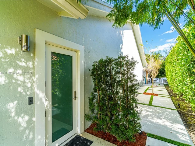 441 NW 201st Ave, Pembroke Pines FL 33029