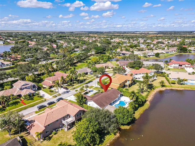 441 NW 201st Ave, Pembroke Pines FL 33029