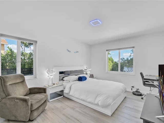 441 NW 201st Ave, Pembroke Pines FL 33029