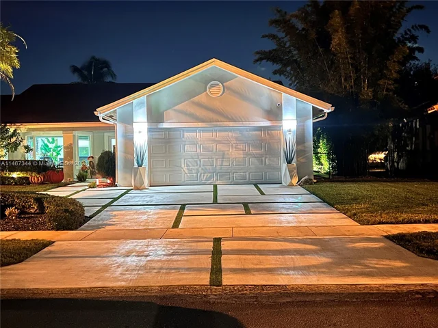 441 NW 201st Ave, Pembroke Pines FL 33029