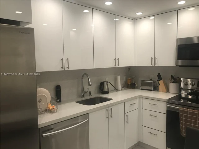 1985 S Ocean Dr # 6D, Hallandale Beach FL 33009