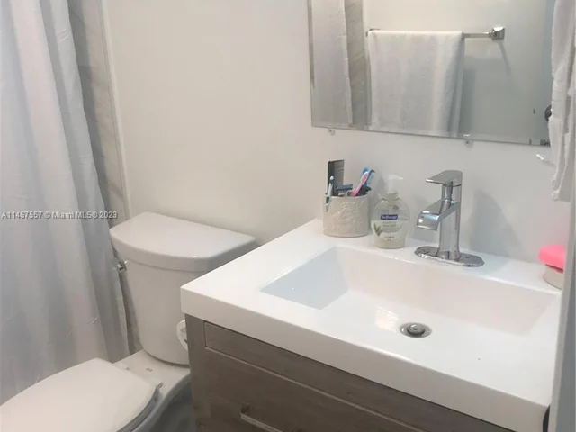 1985 S Ocean Dr # 6D, Hallandale Beach FL 33009