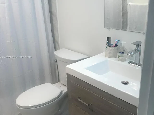 1985 S Ocean Dr # 6D, Hallandale Beach FL 33009