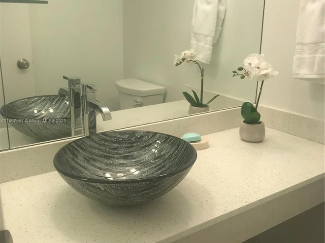 1985 S Ocean Dr # 6D, Hallandale Beach FL 33009