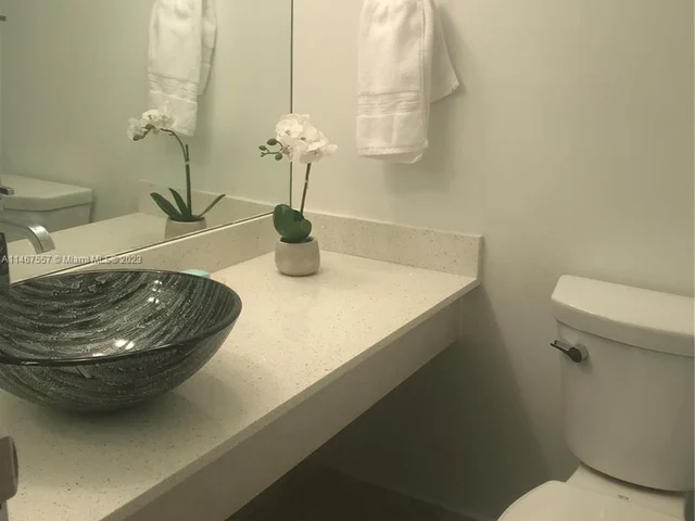 1985 S Ocean Dr # 6D, Hallandale Beach FL 33009