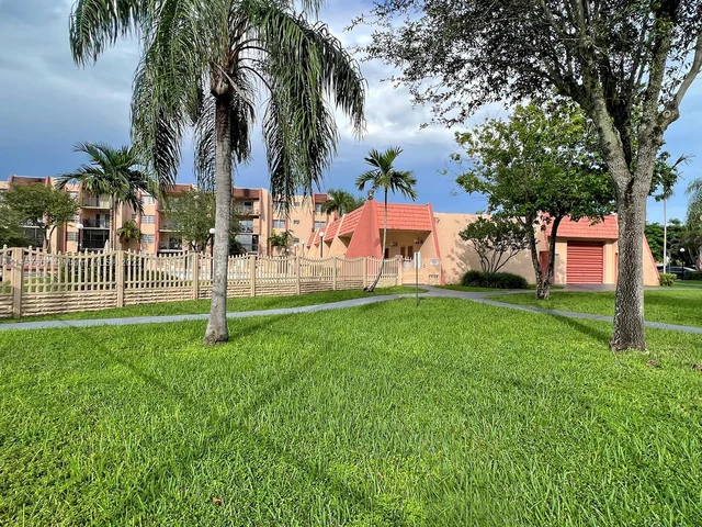 13715 Kendale Lakes Cir # A10, Miami FL 33183