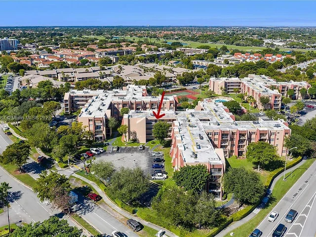 13715 Kendale Lakes Cir # A10, Miami FL 33183