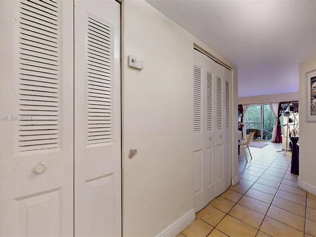 13715 Kendale Lakes Cir # A10, Miami FL 33183