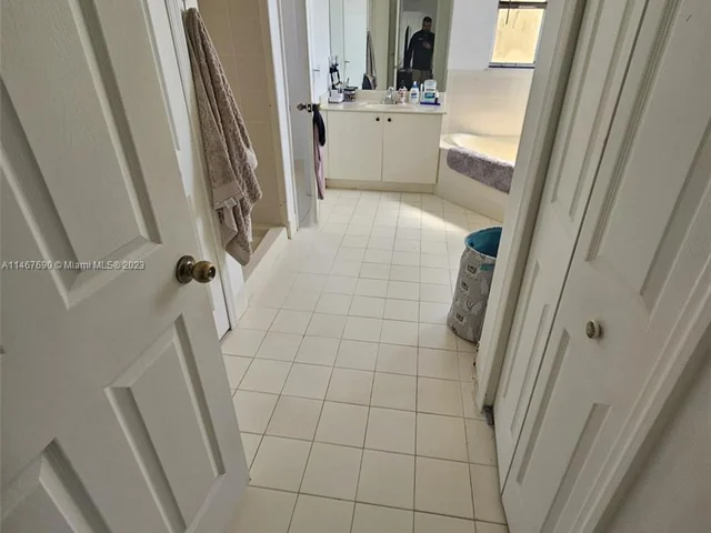 16536 SW 54th St, Miami FL 33185