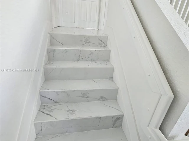 16536 SW 54th St, Miami FL 33185