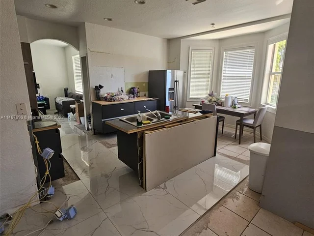 16536 SW 54th St, Miami FL 33185