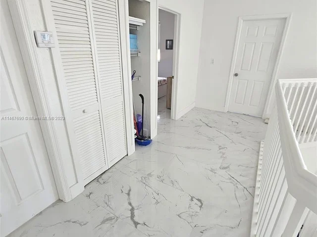 16536 SW 54th St, Miami FL 33185