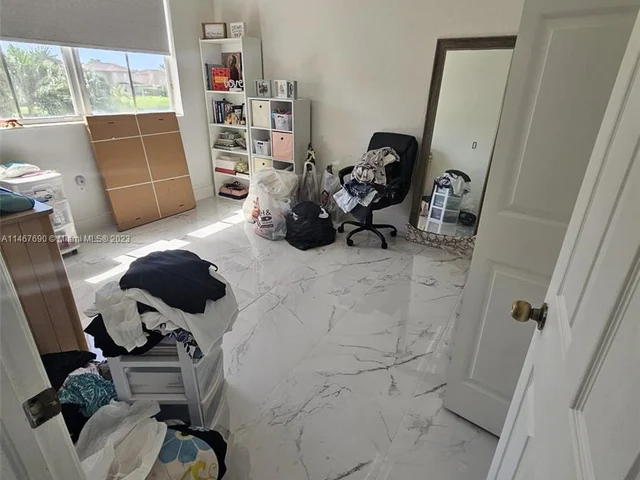 16536 SW 54th St, Miami FL 33185