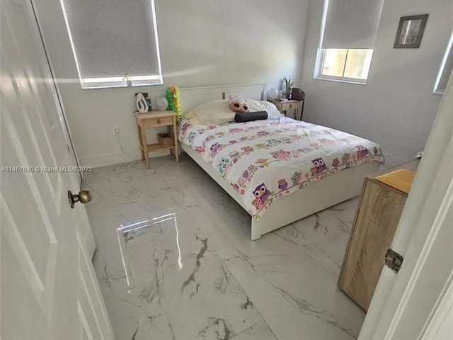 16536 SW 54th St, Miami FL 33185