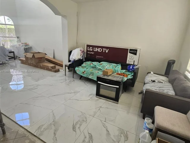 16536 SW 54th St, Miami FL 33185