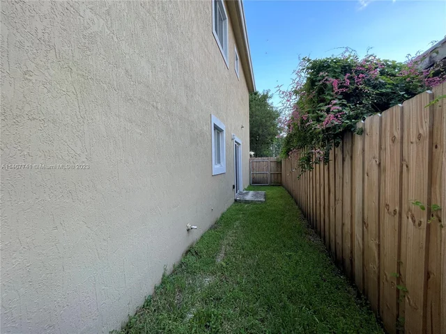 1531 NW 55th Ter # 1533, Miami FL 33142