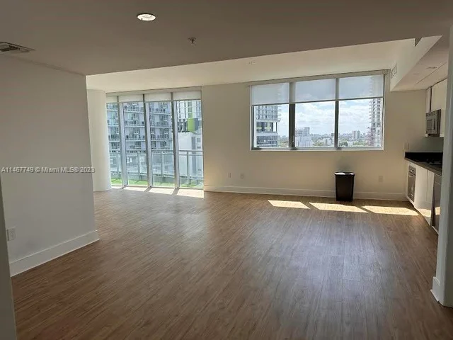 92 SW 3rd St # 1105, Miami FL 33130