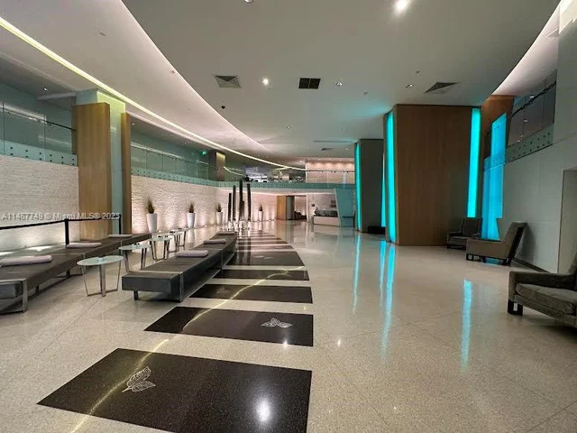 92 SW 3rd St # 1105, Miami FL 33130