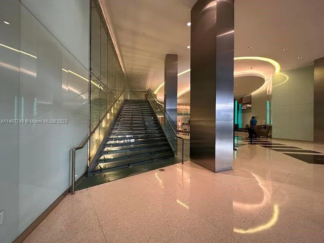 92 SW 3rd St # 1105, Miami FL 33130