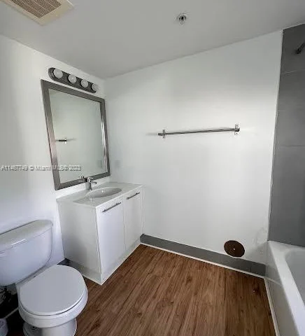 92 SW 3rd St # 1105, Miami FL 33130