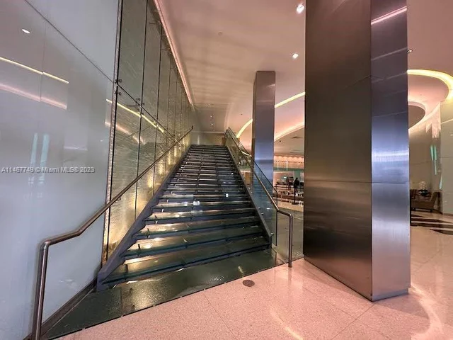 92 SW 3rd St # 1105, Miami FL 33130