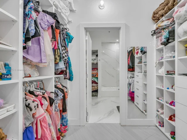 808 Brickell Key Dr # 201, Miami FL 33131