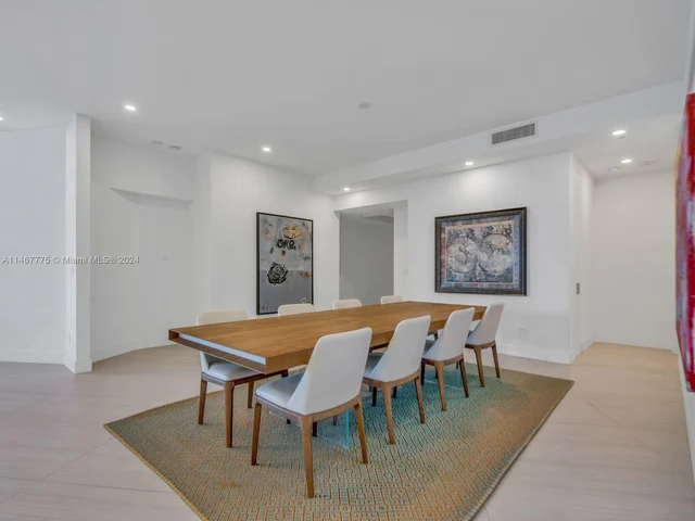 808 Brickell Key Dr # 201, Miami FL 33131