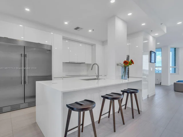 808 Brickell Key Dr # 201, Miami FL 33131