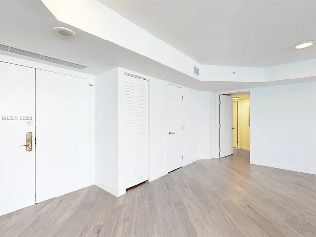 6301 Collins Ave # 1408, Miami Beach FL 33141