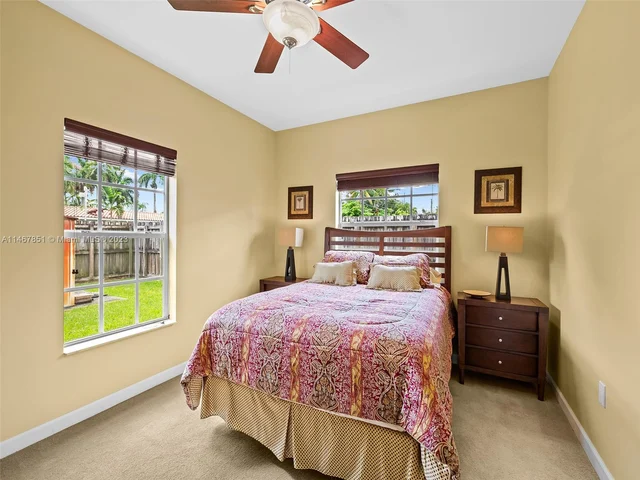 1024 NE 6th St, Hallandale Beach FL 33009