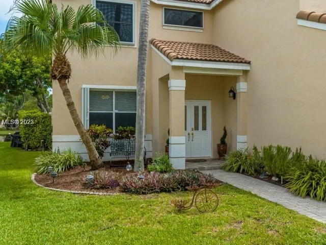 177 E Bayridge Dr, Weston FL 33326