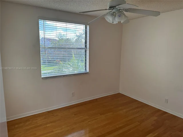 177 E Bayridge Dr, Weston FL 33326