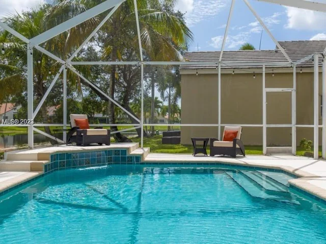 177 E Bayridge Dr, Weston FL 33326