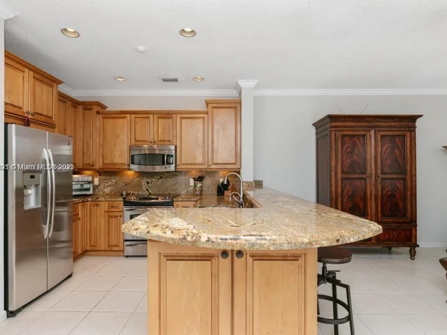 177 E Bayridge Dr, Weston FL 33326