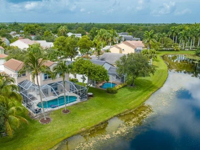 177 E Bayridge Dr, Weston FL 33326