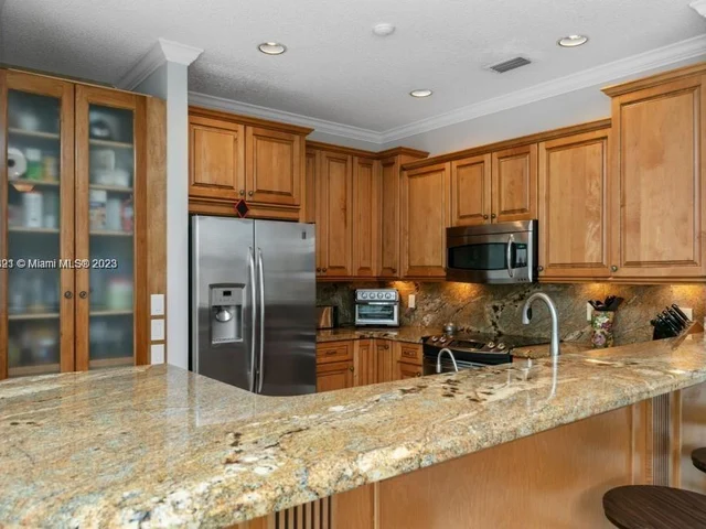 177 E Bayridge Dr, Weston FL 33326