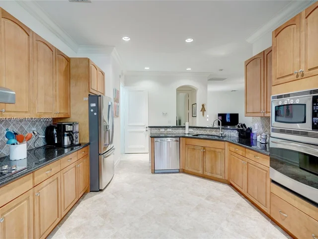 349 Chambord Ter # 349, Palm Beach Gardens FL 33410