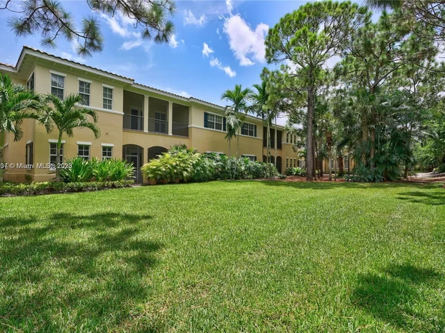 349 Chambord Ter # 349, Palm Beach Gardens FL 33410