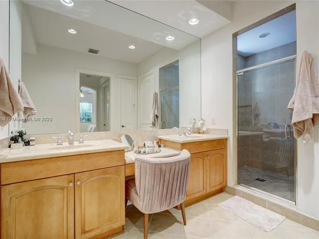 349 Chambord Ter # 349, Palm Beach Gardens FL 33410