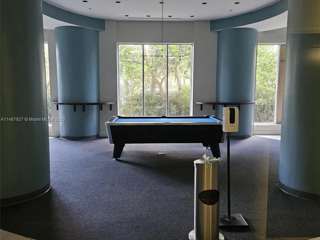 4001 S Ocean Dr # 10D, Hollywood FL 33019