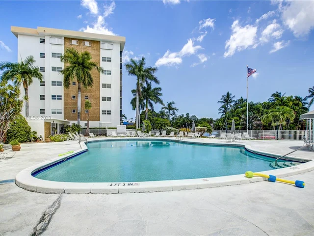 3050 NE 16th Ave # 107, Oakland Park FL 33334