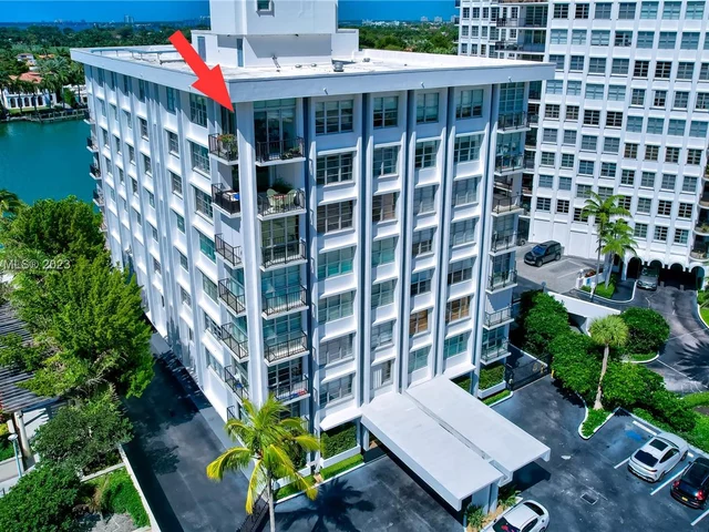 5640 Collins Ave # 8A, Miami Beach FL 33140