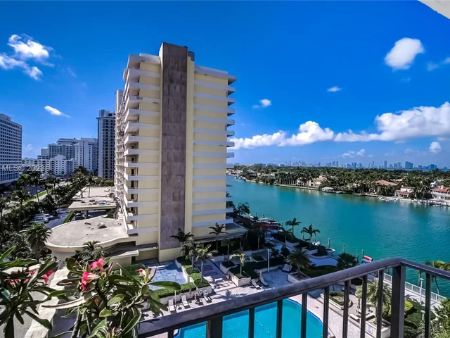 5640 Collins Ave # 8A, Miami Beach FL 33140