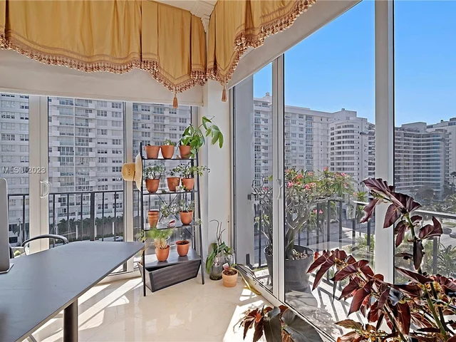 5640 Collins Ave # 8A, Miami Beach FL 33140