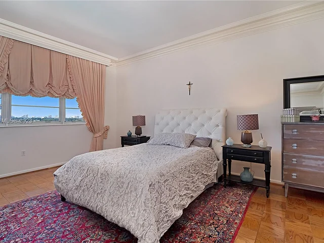 5640 Collins Ave # 8A, Miami Beach FL 33140