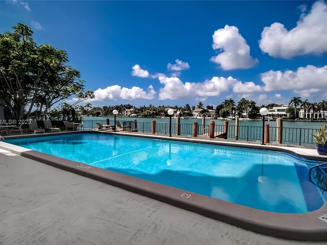 5640 Collins Ave # 8A, Miami Beach FL 33140