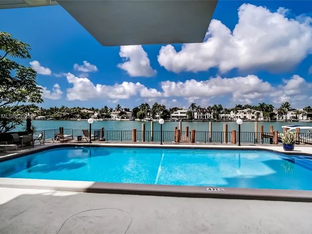 5640 Collins Ave # 8A, Miami Beach FL 33140
