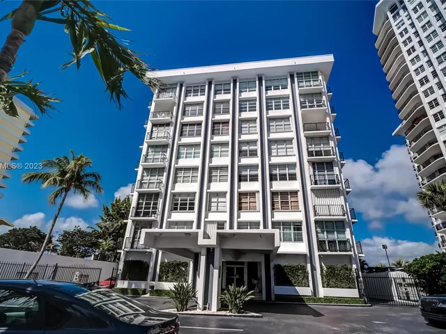 5640 Collins Ave # 8A, Miami Beach FL 33140