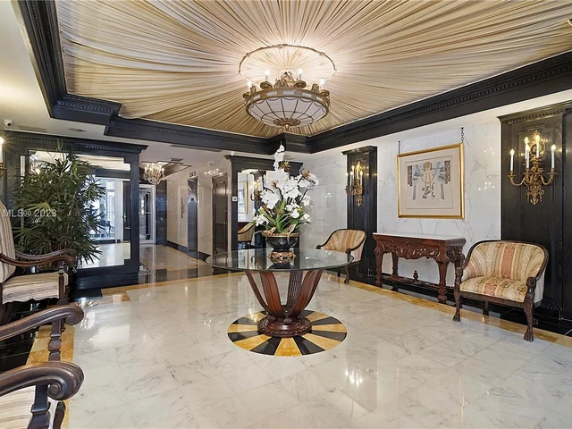 5640 Collins Ave # 8A, Miami Beach FL 33140