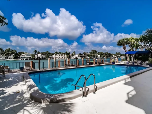 5640 Collins Ave # 8A, Miami Beach FL 33140